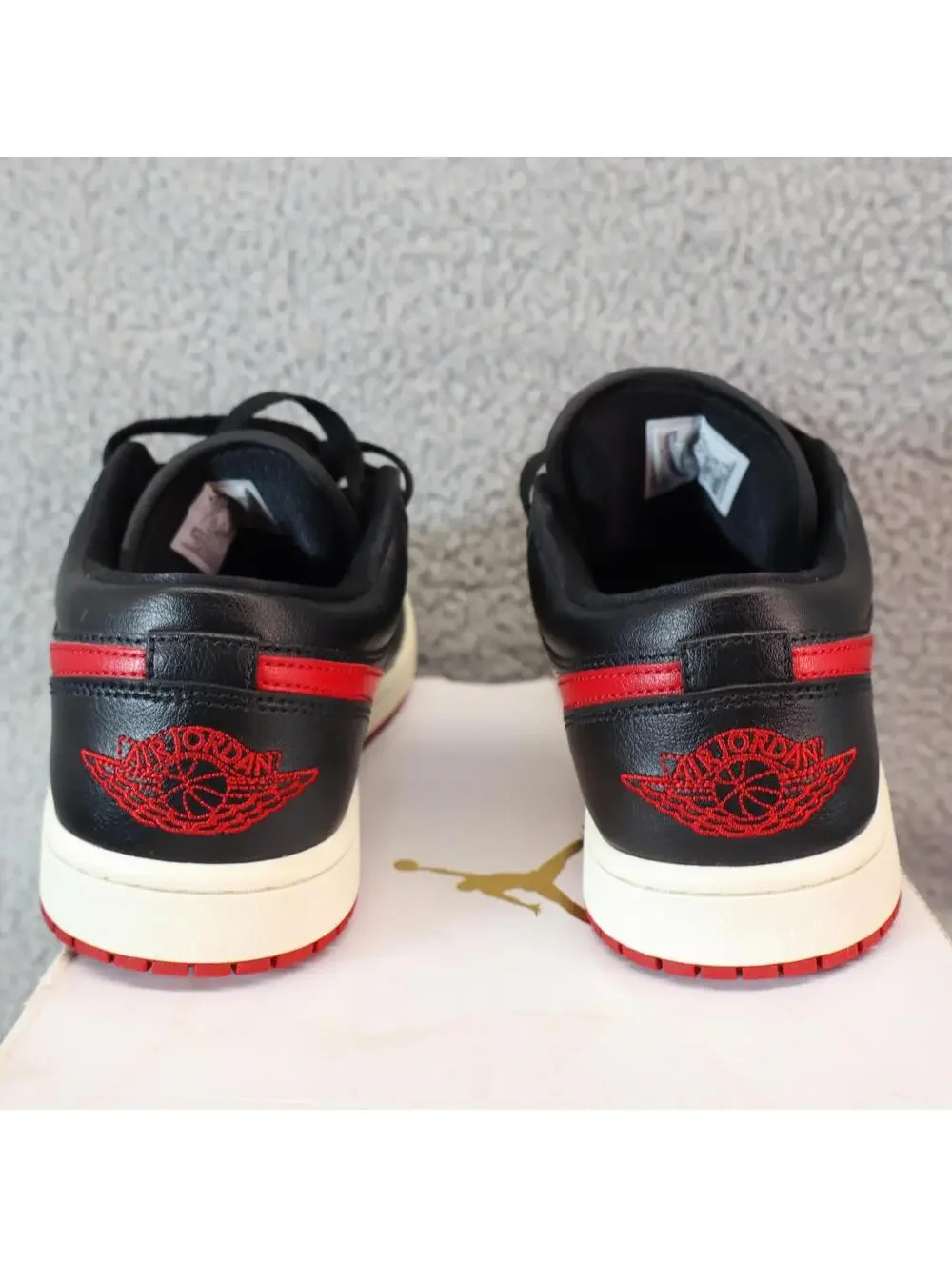 Air Jordan 1 Low Bred Sail sz Women 9.5 / 8 Mens DC0774-061